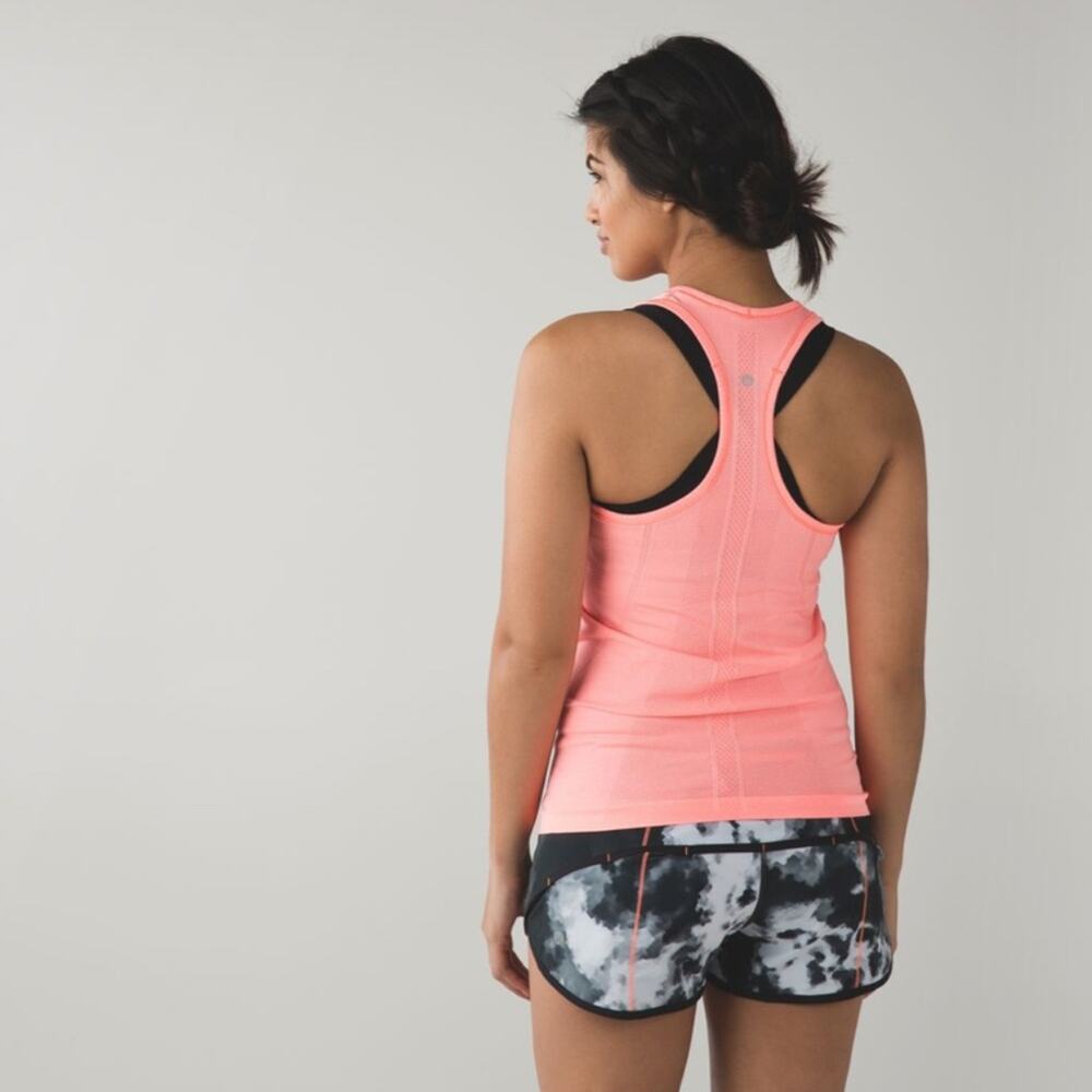 Lululemon Swiftly Tech Racerback Size 8 - Picture 12 of 13